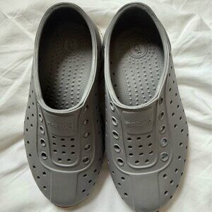 Brand-New Kids’ Native Runners, sz 9